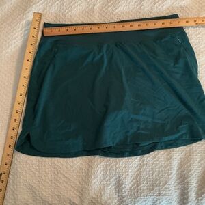 Eddie Bauer Women's green skirt with shorts